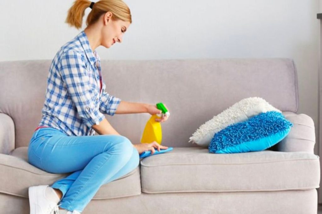 Mẹo Khử Mùi Hôi Ghế Sofa Hiệu Quả Tại Nhà